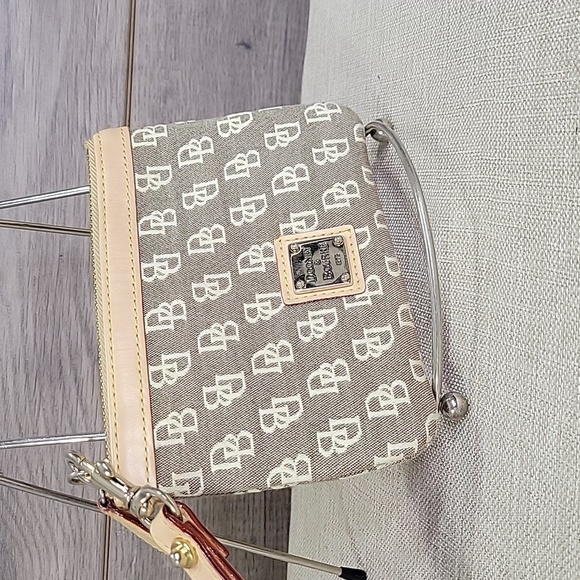 Dooney & Bourke Canvas Leather Wristlet Wallet Purse - Picture 2 of 11